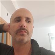 Licenciado en Periodismo y con Máster en Comunicación Audiovisual